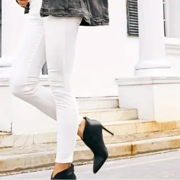 NWOT Navy heeled boots 11 - Picture 4 of 13